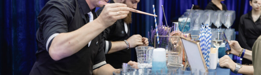 Пляжный бар с акриловыми бокалами в Сочи и Юге России